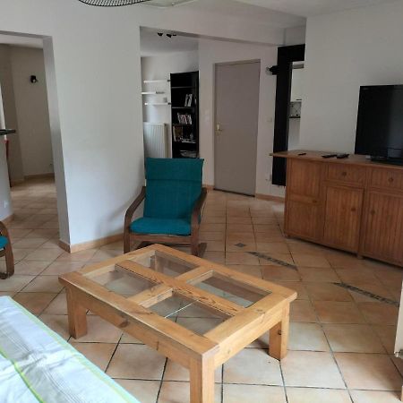 Appartement Au Centre Ville Avec Un Beau Jardin Prive Lannion Extérieur photo