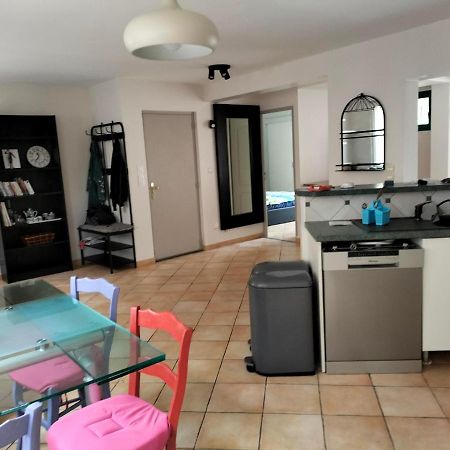 Appartement Au Centre Ville Avec Un Beau Jardin Prive Lannion Extérieur photo