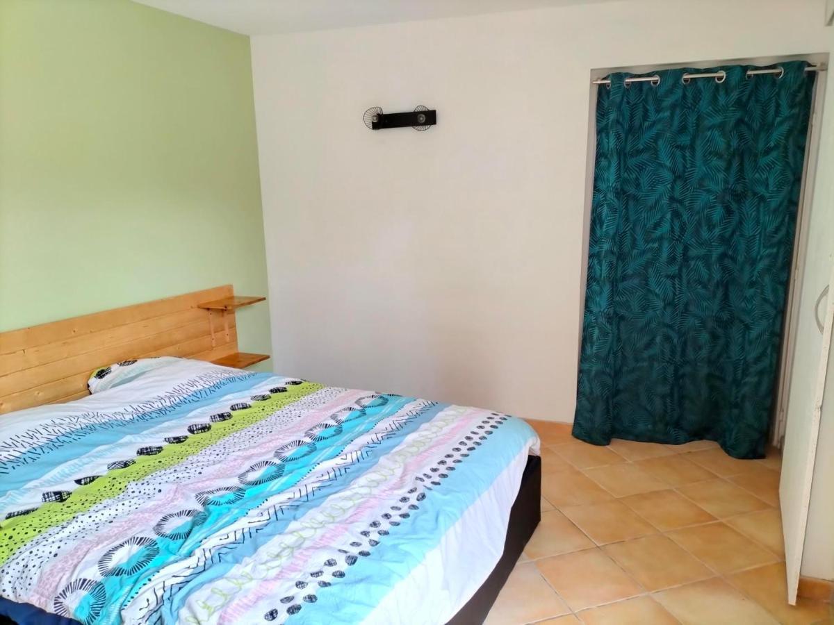 Appartement Au Centre Ville Avec Un Beau Jardin Prive Lannion Extérieur photo