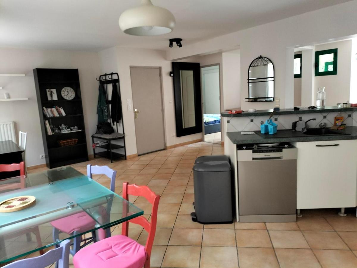 Appartement Au Centre Ville Avec Un Beau Jardin Prive Lannion Extérieur photo