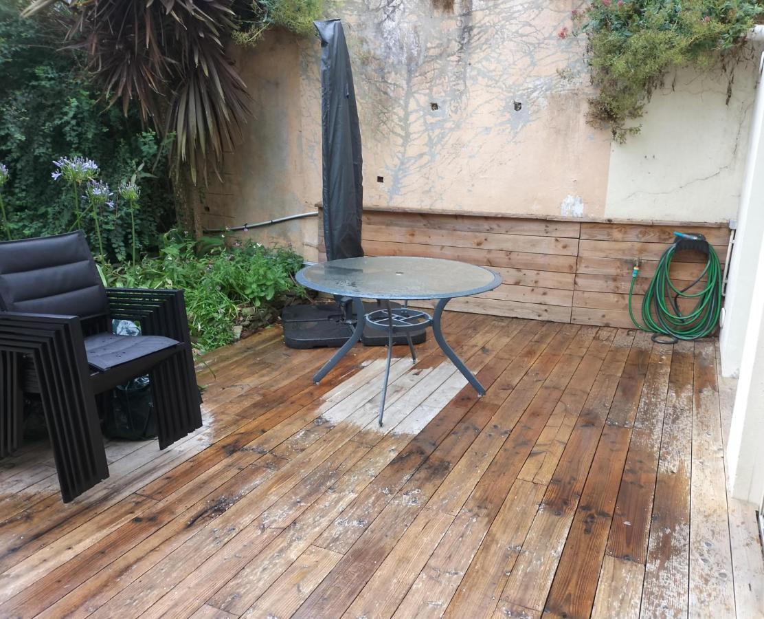 Appartement Au Centre Ville Avec Un Beau Jardin Prive Lannion Extérieur photo